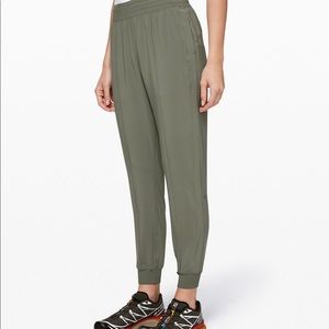 Lululemon wanderer joggers